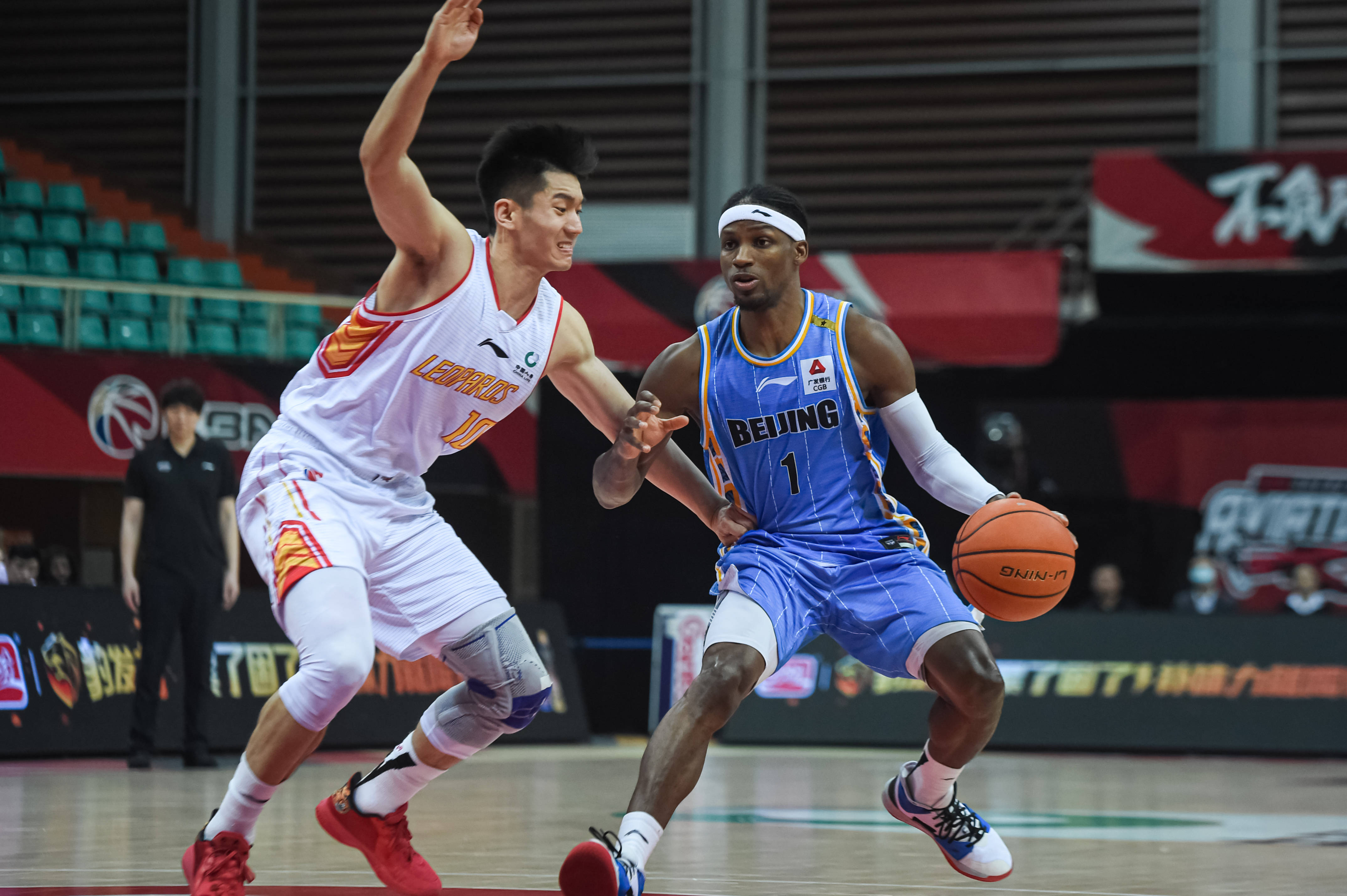 调动全队的 调动全队的